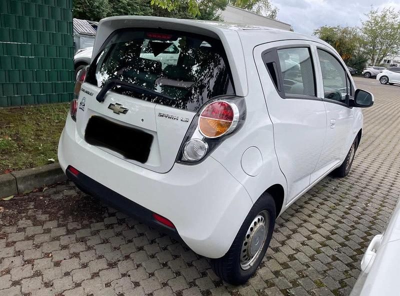 Gebraucht Chevrolet Spark LS 68 PS (50 kW) 2012 Weiß Kleinwagen