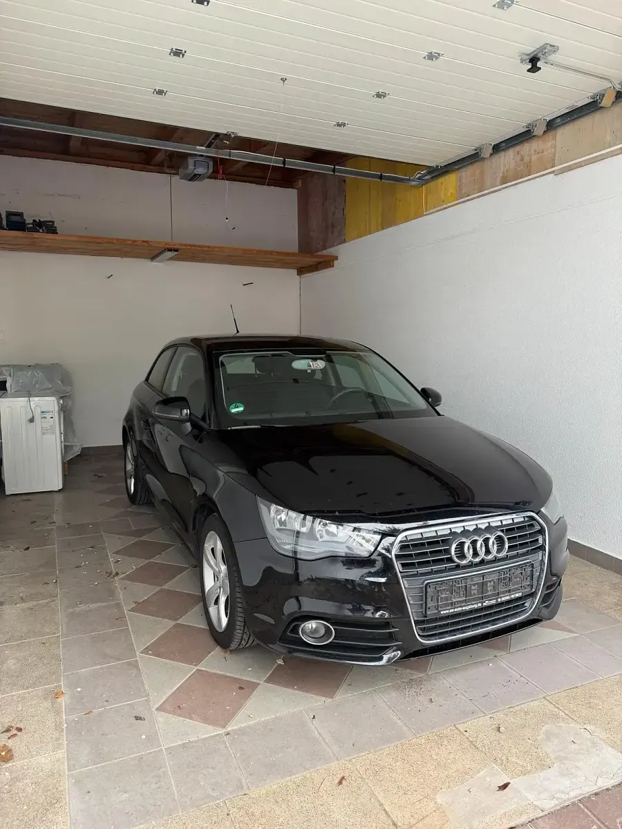 Gebraucht Audi A1 86 PS (63 kW) 2011 Schwarz Kleinwagen
