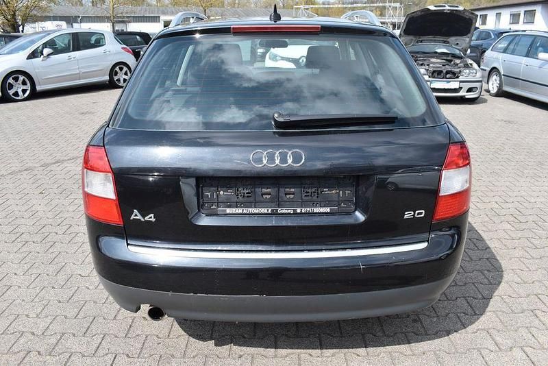 Używany Audi A4 131 KM (96 kW) 2002 Czarny Kombi