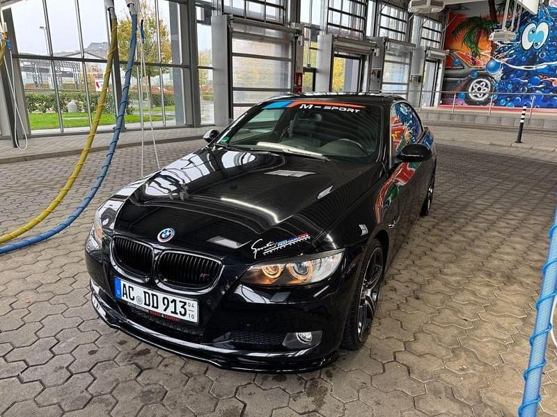 Schwarz Gebraucht 2010 BMW 330 Cabriolet Sport Line Cabrio | 12.499 € (Guter Preis) - Bild 1/4