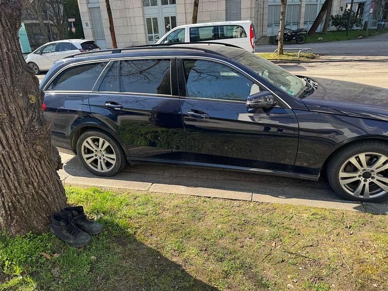 Gebraucht Mercedes E350 231 PS (169 kW) 2011 Blau Kombi