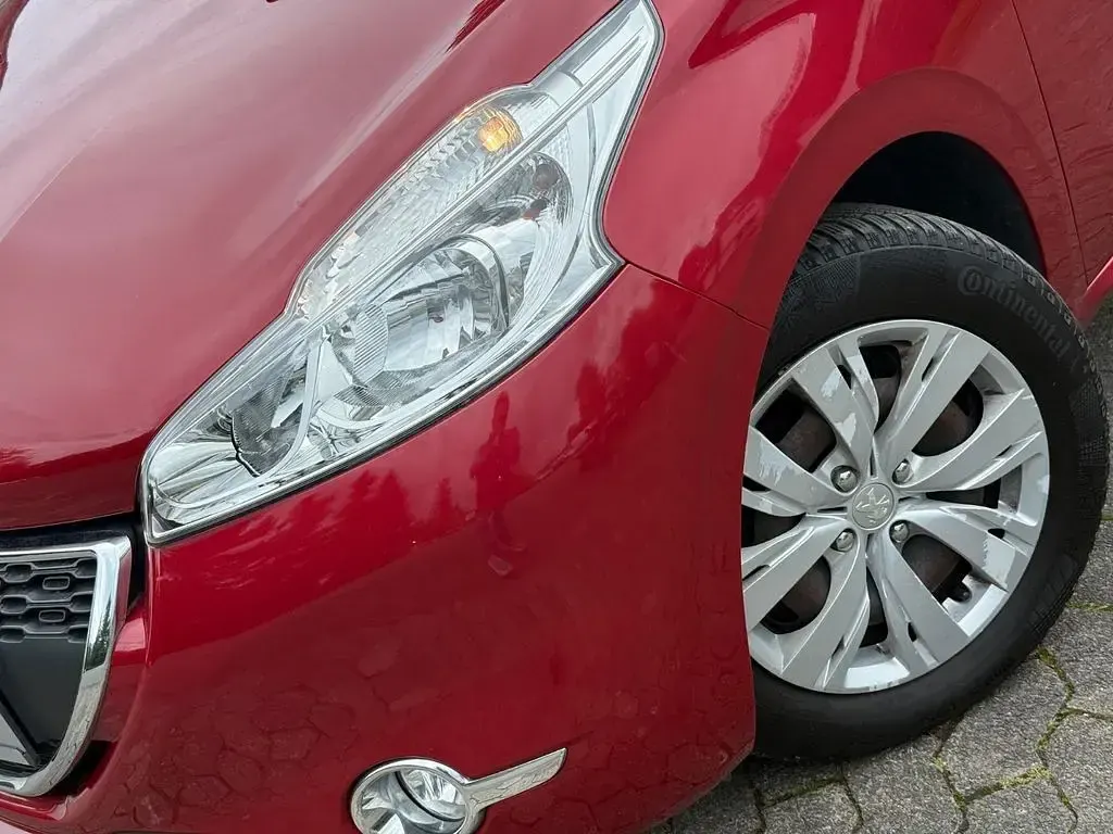 Gebraucht Peugeot 208 Active 68 PS (50 kW) 2013 Rot Kleinwagen