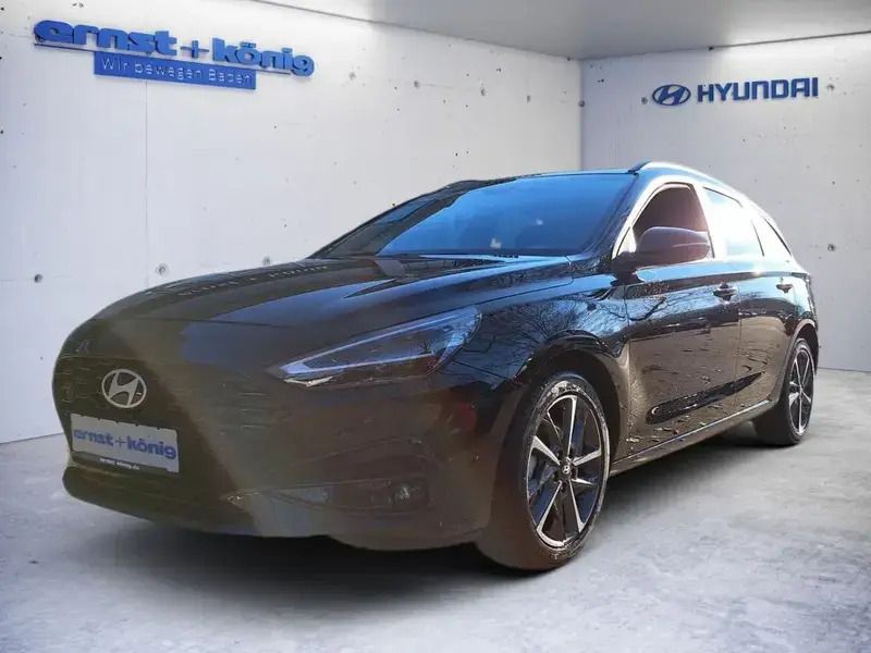 Abyss black Gebraucht 2024 Hyundai i30 Advantage Kombi | 22.990 € (Fairer Preis) - Bild 1/4