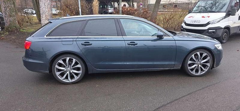 Gebraucht Audi A6 177 PS (130 kW) 2012 Aviatorblau metallic Kombi