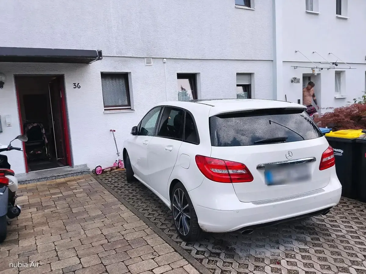 Gebraucht Mercedes B250 210 PS (154 kW) 2013 Weiß Kleinwagen