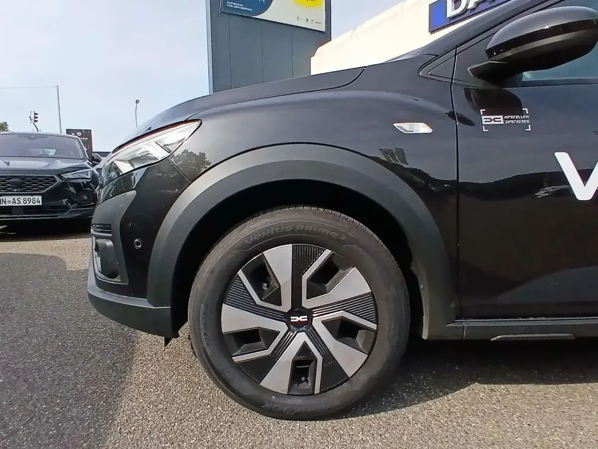 Neu Dacia Sandero Expression 101 PS (74 kW) 2025 Perlmuttschwarz Kleinwagen