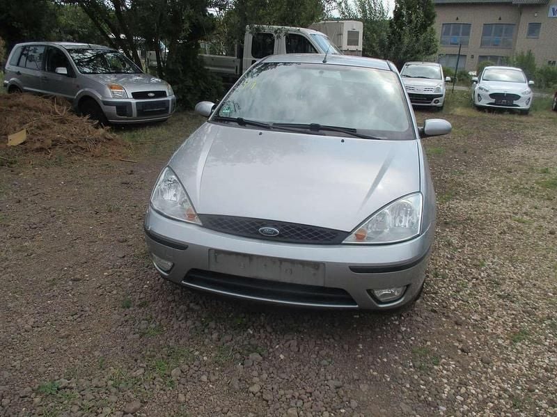 Silber Gebraucht 2004 Ford Focus Futura Limousine | 799 € (Guter Preis) - Bild 1/4