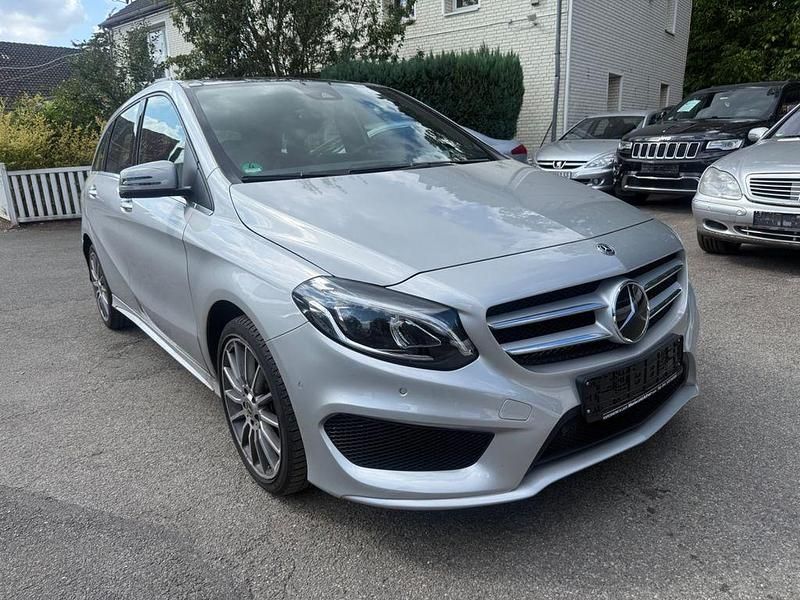 Silber Gebraucht 2018 Mercedes B250 Van / Kleinbus | 22.990 € (Fairer Preis) - Bild 1/4