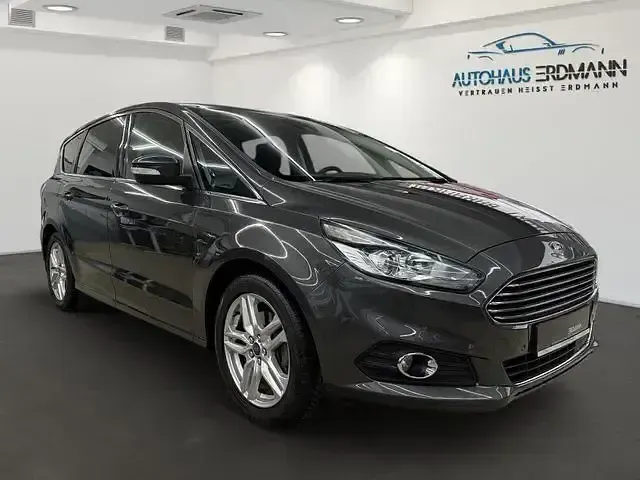 Używany Ford S-MAX Titanium 241 KM (177 kW) 2015 Szary Minivan