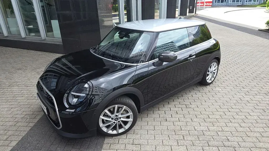 Gebraucht Mini Cooper 156 PS (114 kW) 2024 Schwarz Kleinwagen