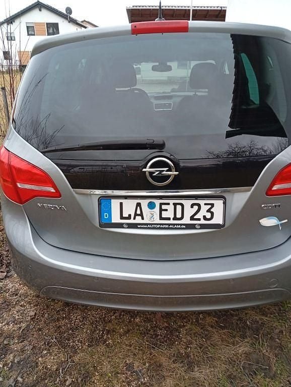 Gebraucht Opel Meriva Edition 110 PS (80 kW) 2013 Silber Van / Kleinbus