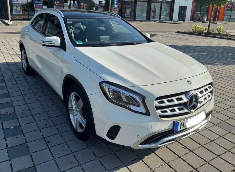 Weiß Gebraucht 2017 Mercedes GLA180 Style SUV | 14.999 € (Fairer Preis) - Bild 1/4
