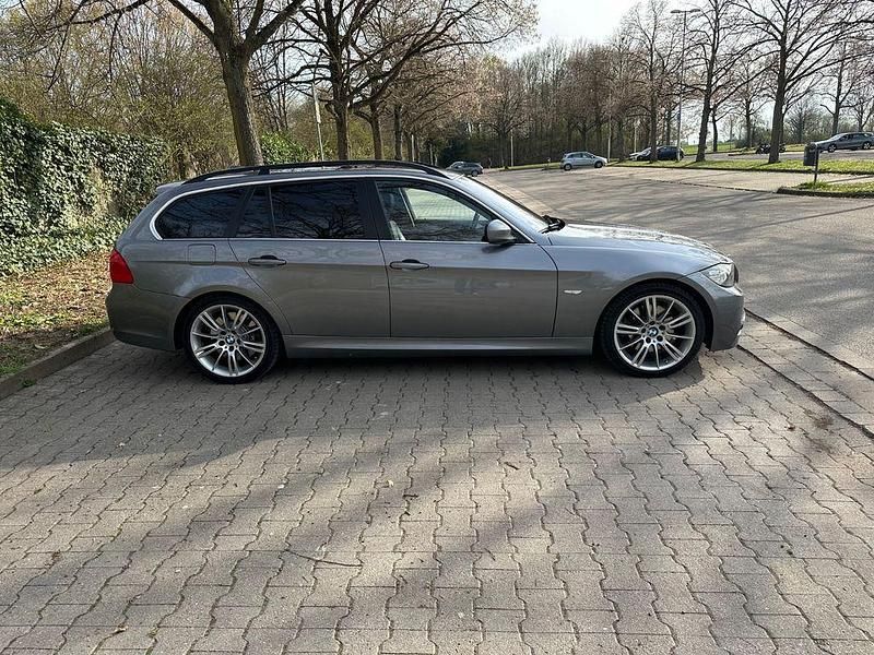 Gebraucht BMW 330 M Performance 272 PS (200 kW) 2009 Grau Kombi