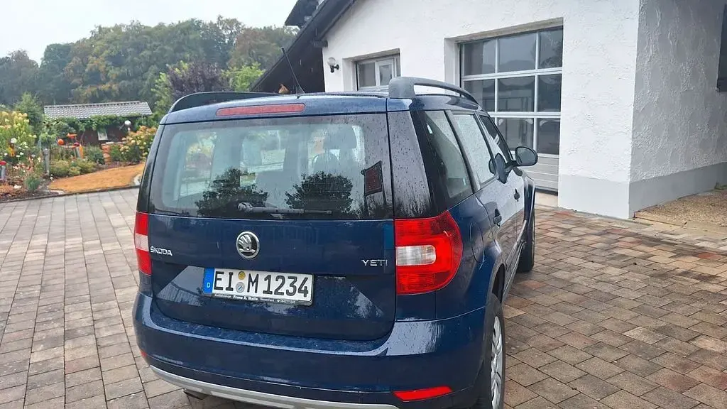 Gebraucht Skoda Yeti Active 110 PS (80 kW) 2016 Blau SUV