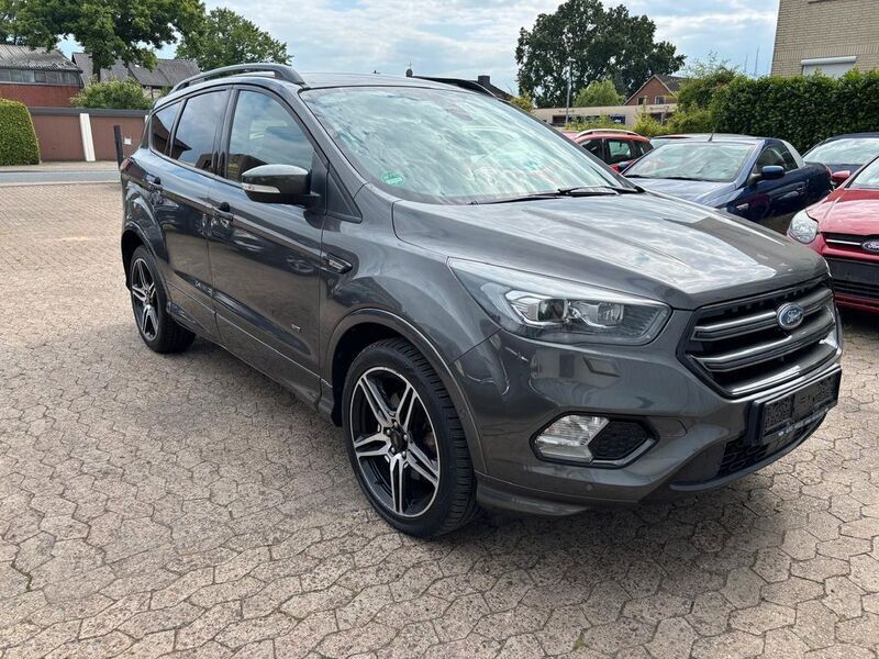 Grau Gebraucht 2019 Ford Kuga ST-Line SUV | 18.900 € (Etwas zu teuer) - Bild 1/4