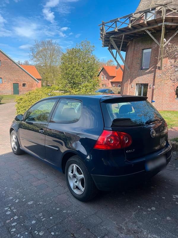 Gebraucht VW Golf V 75 PS (55 kW) 2004 Blau Kleinwagen