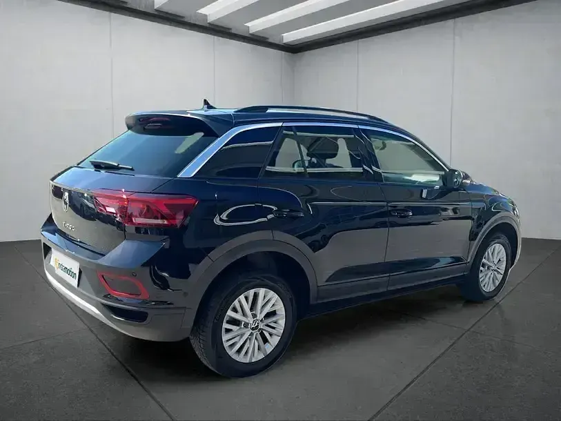 Second-hand VW T-Roc Life 150 CP (110 kW) 2023 Negru SUV