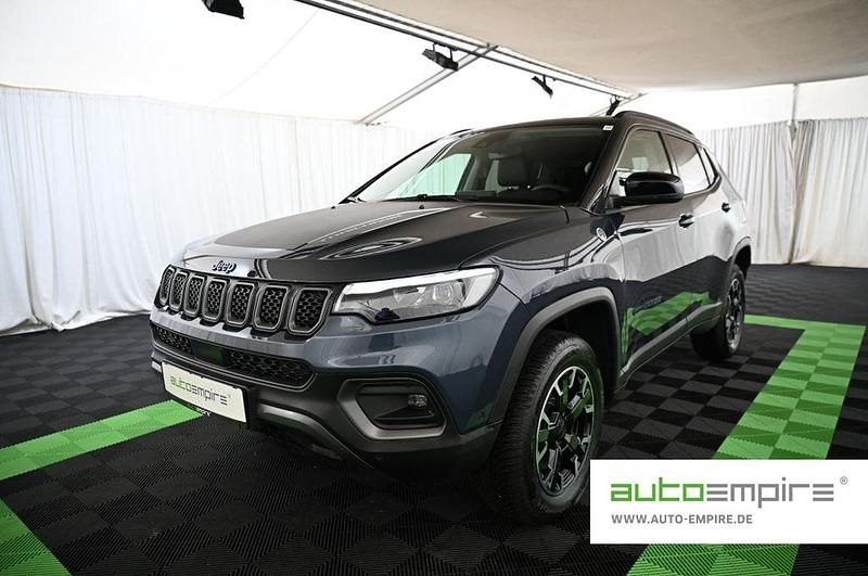 Gebraucht Jeep Compass Trailhawk 241 PS (177 kW) 2024 Blau SUV