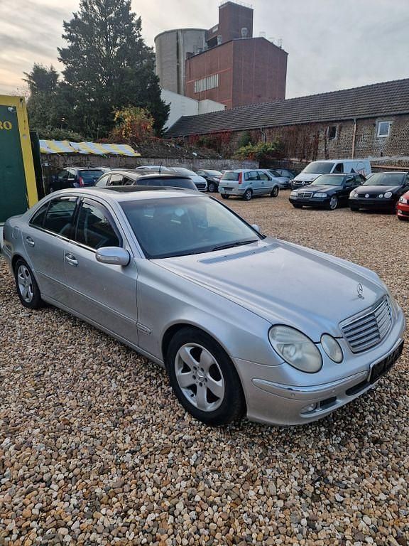 Gebraucht Mercedes E270 177 PS (130 kW) 2003 Silber Limousine