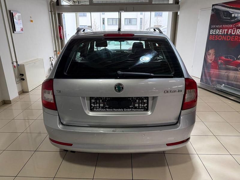 Gebraucht Skoda Octavia Ambition 122 PS (89 kW) 2013 Silber Kombi