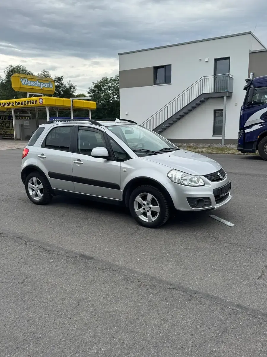 Gebraucht Suzuki SX4 120 PS (88 kW) 2010 Grau SUV