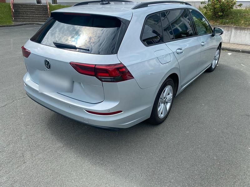 Gebraucht VW Golf VIII 150 PS (110 kW) 2021 Silber Kombi