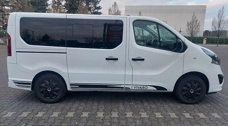 Gebraucht Opel Vivaro 145 PS (106 kW) 2018 Weiß Van / Kleinbus