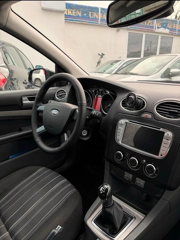 Gebraucht Ford Focus 100 PS (73 kW) 2009 Schwarz Kombi