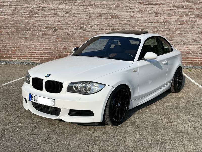 Weiß Gebraucht 2008 BMW 135 Coupé M Sport Coupé | 19.990 € - Bild 1/4