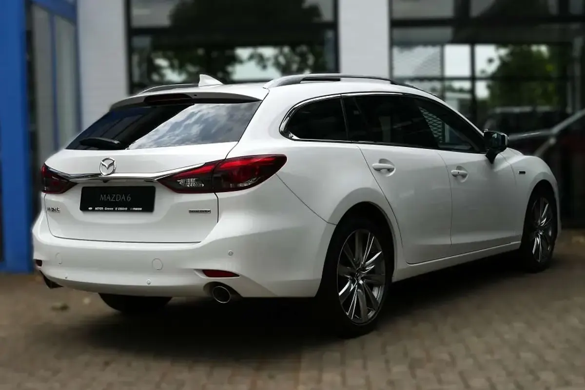 Gebraucht Mazda 6 20th Anniversary 194 PS (142 kW) 2023 Rhodium white Kombi
