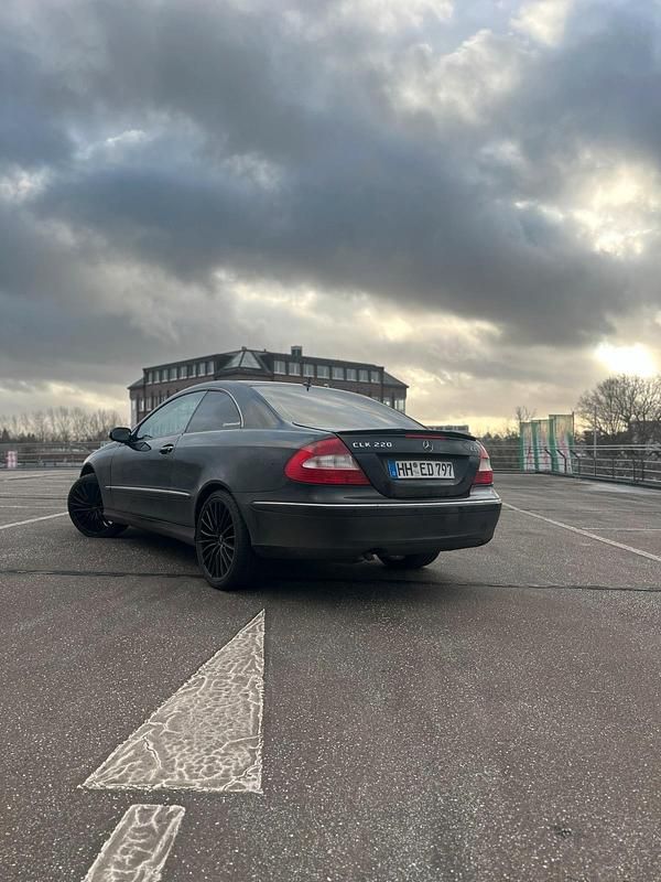 Gebraucht Mercedes CLK220 150 PS (110 kW) 2007 Schwarz Coupé