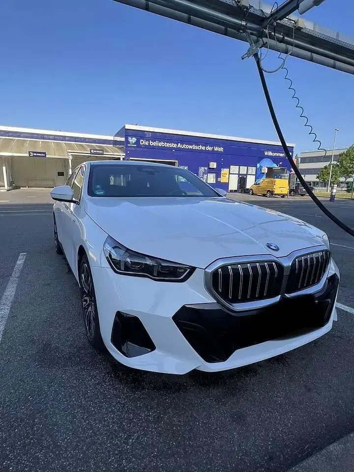 Gebraucht BMW 520 M Sport 197 PS (144 kW) 2024 Limousine