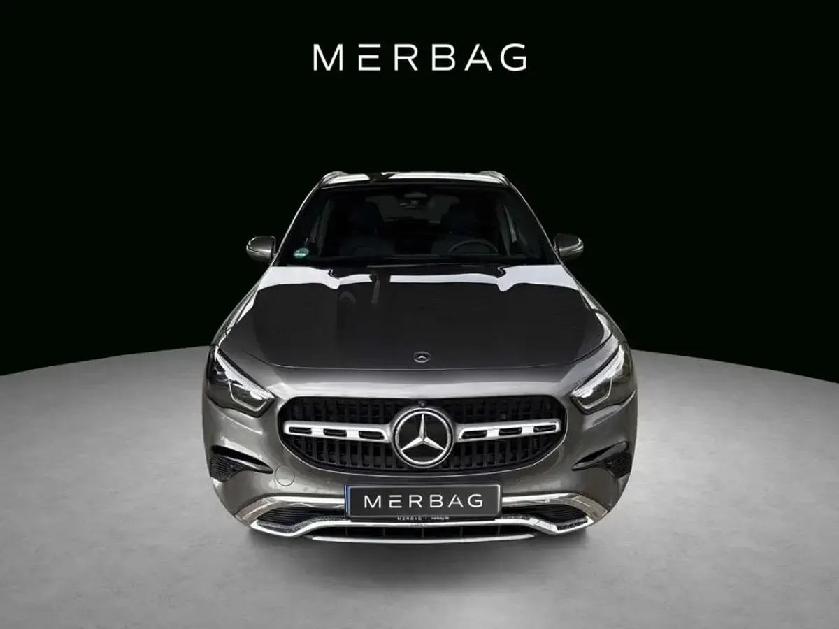 Gebraucht Mercedes GLA200 Progressive 163 PS (119 kW) 2026 Grau SUV