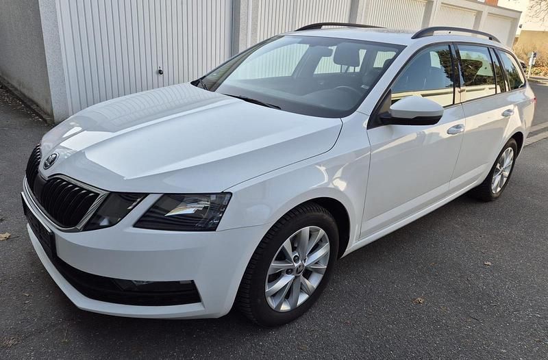 Weiß Gebraucht 2020 Skoda Octavia Kombi | 14.600 € (Fairer Preis) - Bild 1/4
