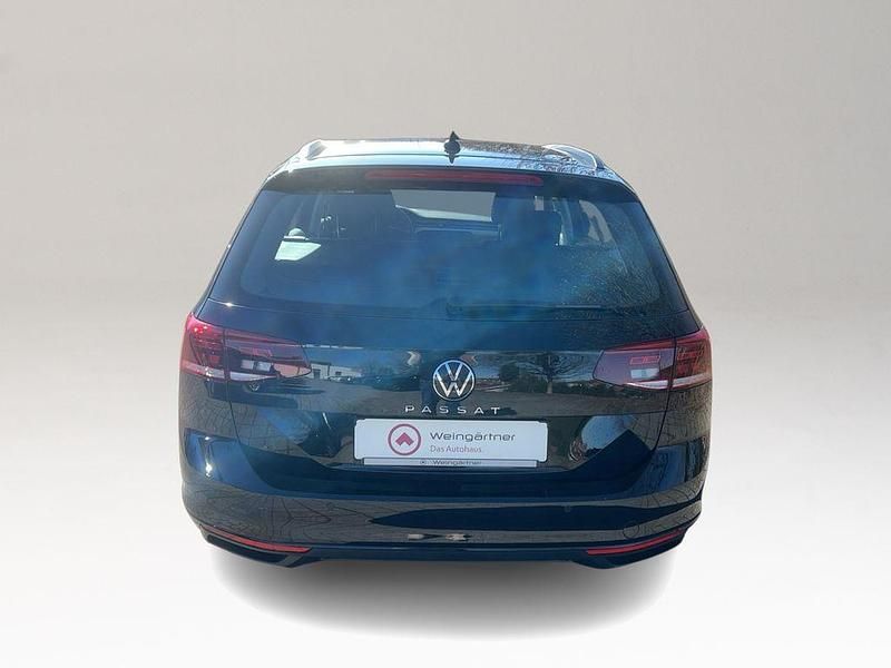 Gebraucht VW Passat Conceptline 150 PS (110 kW) 2022 Schwarz Kombi