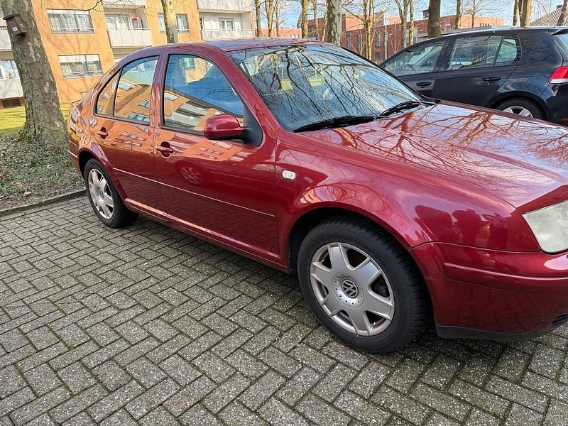 Gebraucht VW Bora 115 PS (84 kW) 1999 Rot Limousine