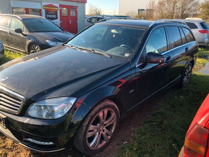 Schwarz Gebraucht 2010 Mercedes C250 Kombi | 5.200 € (Guter Preis) - Bild 1/4