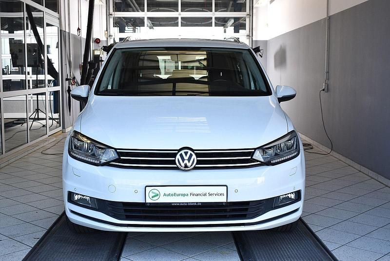 Gebraucht VW Touran Highline 150 PS (110 kW) 2016 Weiß Van / Kleinbus