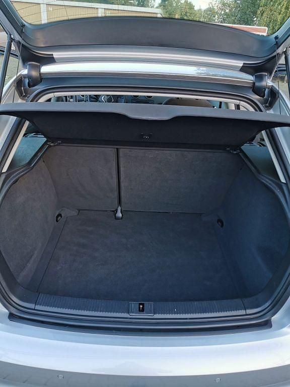 Gebraucht Audi A3 Attraction 105 PS (77 kW) 2010 Silber Kleinwagen