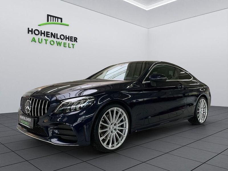 Blau Gebraucht 2018 Mercedes C300 AMG line Coupé | 29.990 € (Fairer Preis) - Bild 1/4
