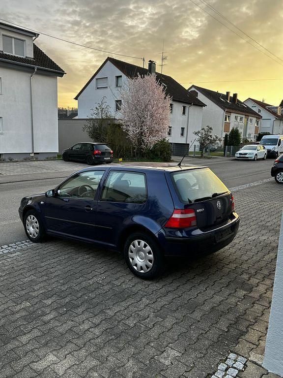 Gebraucht VW Golf IV 101 PS (74 kW) 2002 Blau Limousine