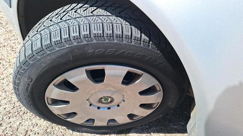 Second-hand Skoda Octavia 102 CP (75 kW) 2001 Argintiu Berlinǎ