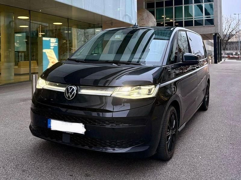 Schwarz Gebraucht 2024 VW Multivan Style Van | 48.777 € (Superpreis) - Bild 1/4