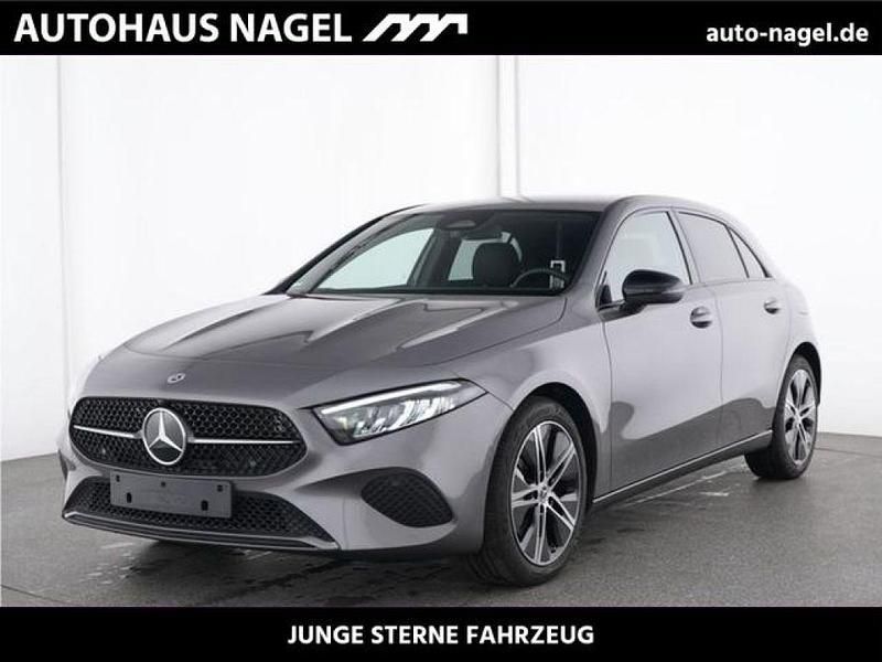 Lack mountaingrau (metallic) Gebraucht 2024 Mercedes A200 Limousine | 28.798 € (Fairer Preis) - Bild 1/4