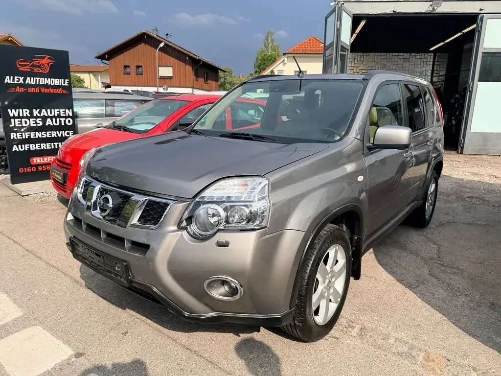 Gebraucht Nissan X-Trail 173 PS (127 kW) 2014 Grau SUV