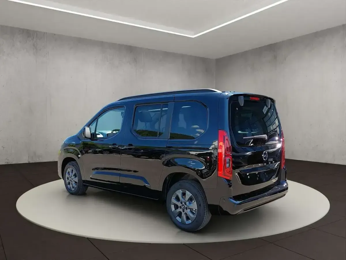 Neu Opel Combo S 131 PS (96 kW) 2026 Karbon schwarz Van / Kleinbus