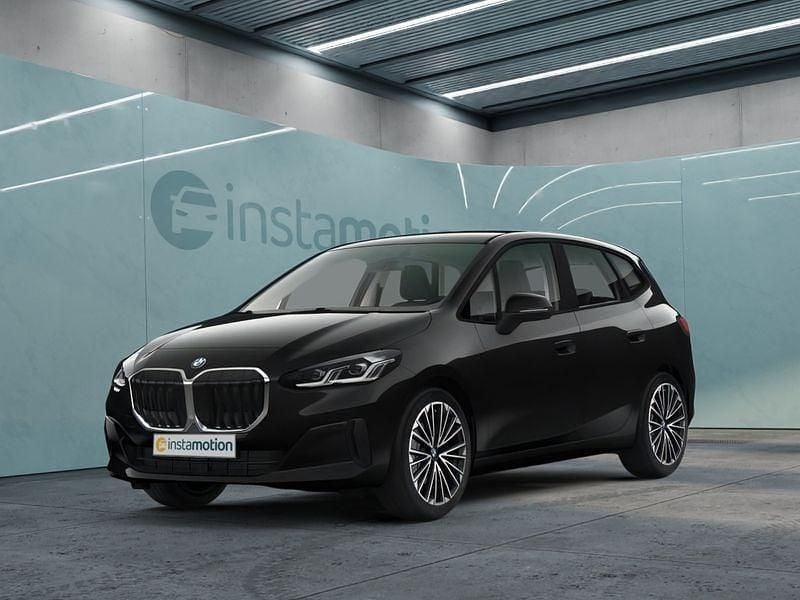Schwarz Gebraucht 2024 BMW 218 Active Tourer Van / Kleinbus | 30.649 € (Superpreis) - Bild 1/4