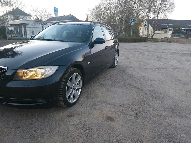 Gebraucht BMW 330 272 PS (200 kW) 2007 Blau Kombi
