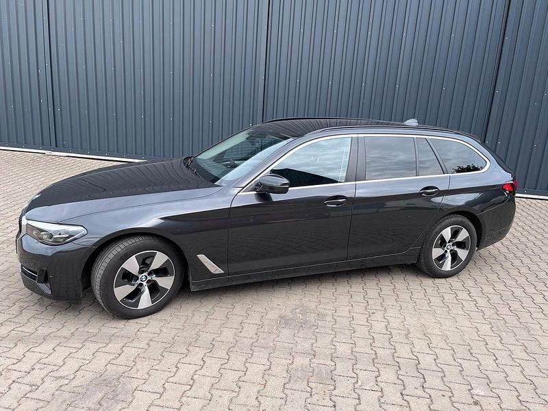 Gebraucht BMW 520 Shadowline 190 PS (139 kW) 2021 Grau Kombi