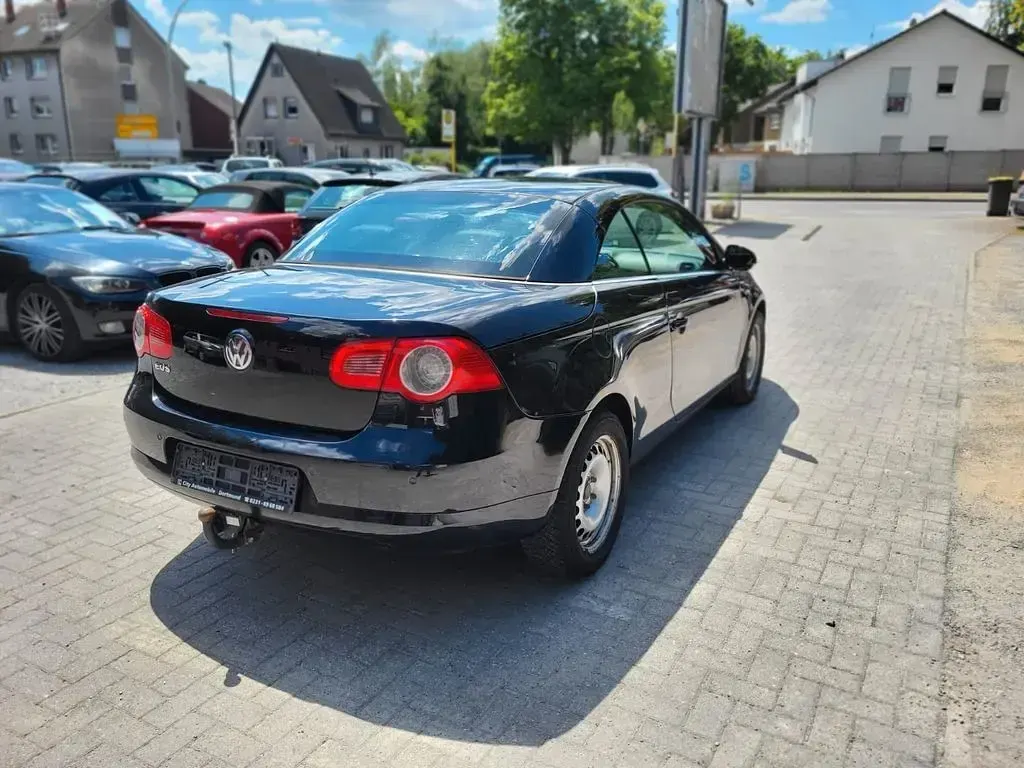 Gebraucht VW Eos 122 PS (89 kW) 2007 Deep black perleffekt Cabrio